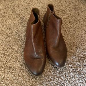 Gianni Bini Short brown leather bootie